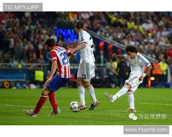 与足球明星亲密合影的难忘时刻记录我的足球梦想与追逐的旅程