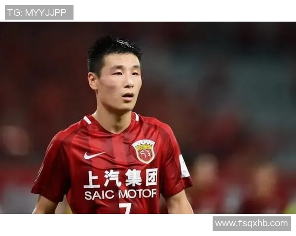 吴磊惊艳亮相足球明星盛典展现运动员风采与魅力